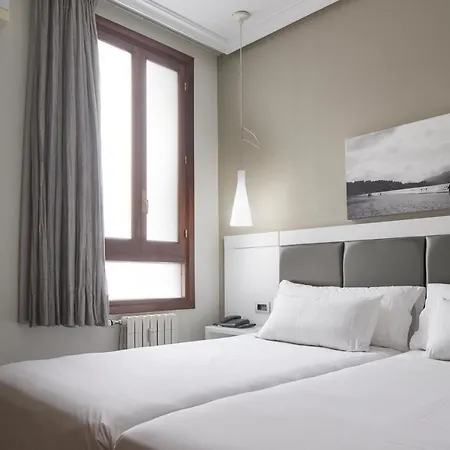 Alemana 招待所 2*