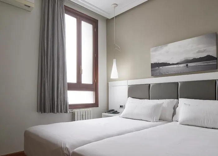 Alemana בית הארחה 2*